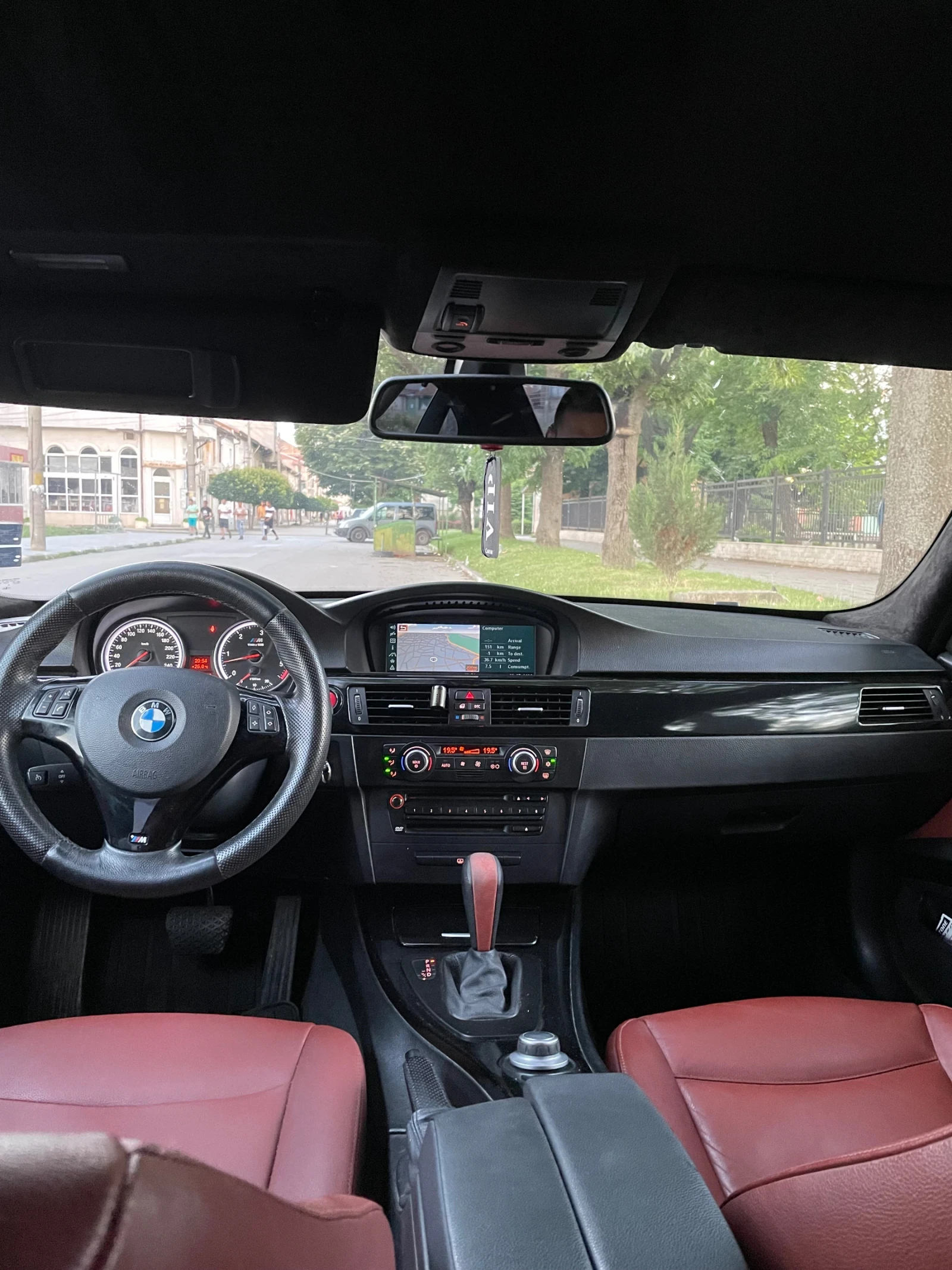 BMW 330  - изображение 8