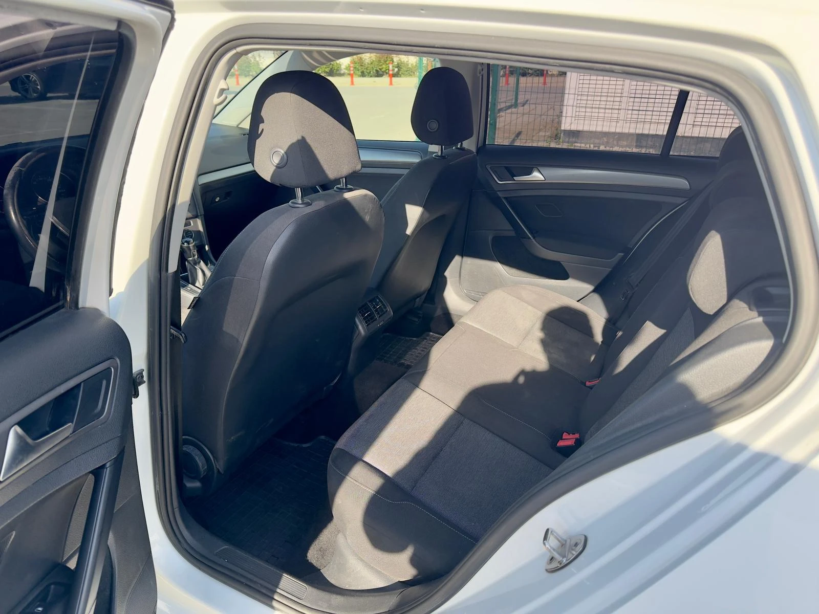 VW Golf 1.6TDi/Comfirtline BlueMotion от VW - изображение 10