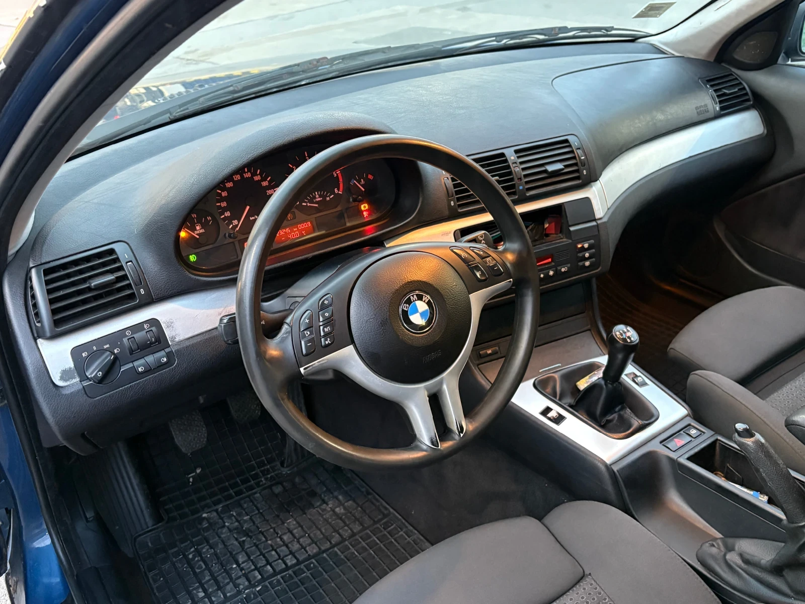 BMW 318, снимка 9 - Автомобили и джипове - 53812634