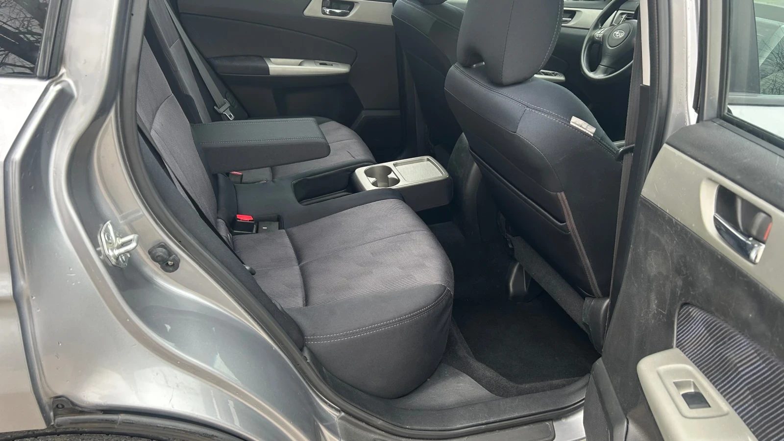 Subaru Forester 2.0i Швейцария, снимка 13 - Автомобили и джипове - 53923756