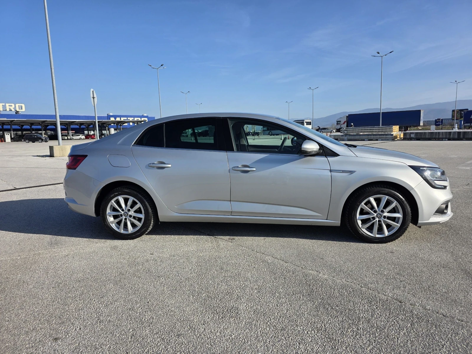 Renault Megane MEGANE IV 1.5 dCi k9k 656 sedan , снимка 3 - Автомобили и джипове - 54166022