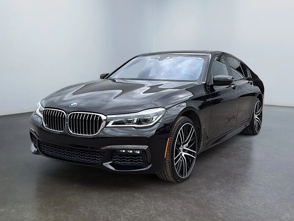 BMW 750 xDrive* АвтоКредит* (Цена до БГ) , снимка 2 - Автомобили и джипове - 54444363