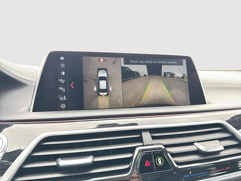BMW 750 xDrive* АвтоКредит* (Цена до БГ) , снимка 16 - Автомобили и джипове - 54444363