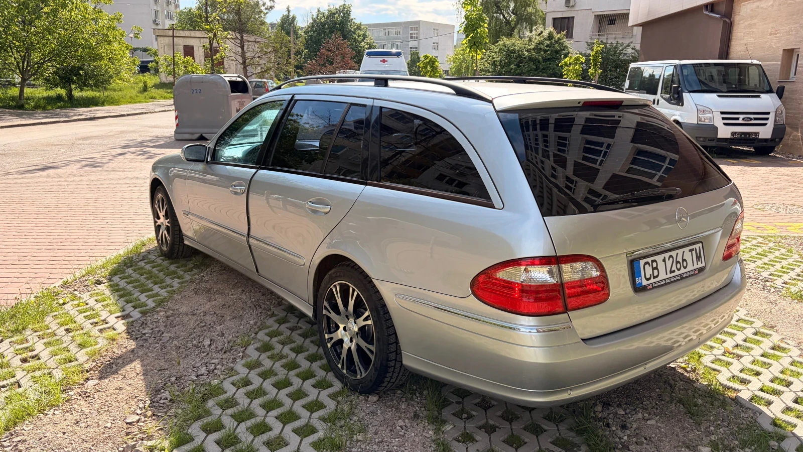 Mercedes-Benz E 320 2.8 4matic 190кс, снимка 3 - Автомобили и джипове - 54775532