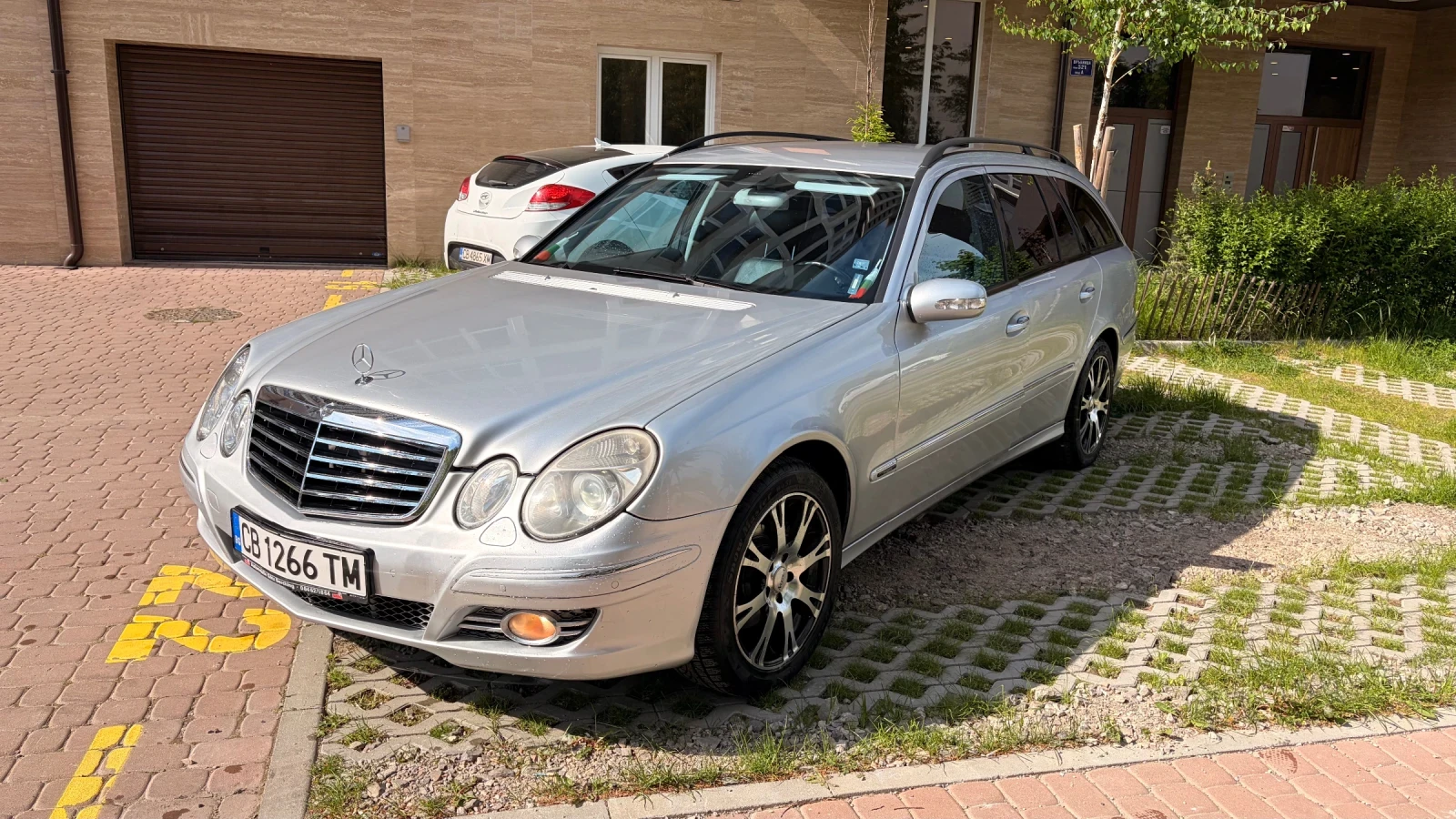 Mercedes-Benz E 320 2.8 4matic 190кс, снимка 4 - Автомобили и джипове - 54775532