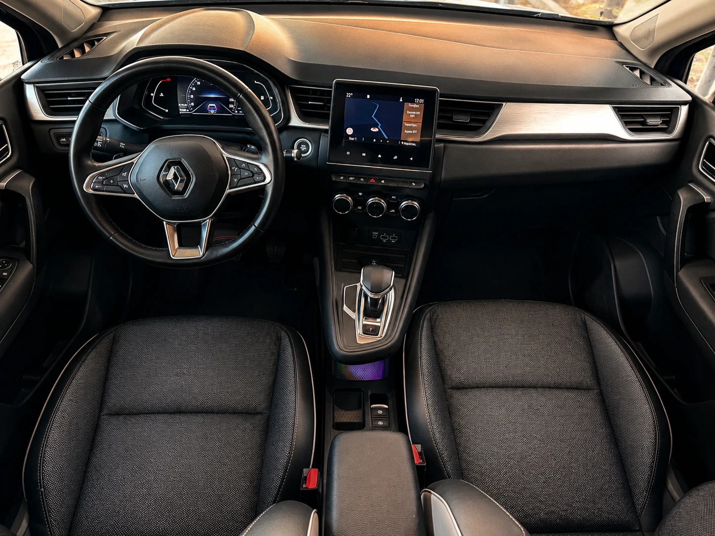 Renault Captur 1.5 Blue dCi, снимка 9 - Автомобили и джипове - 54782312