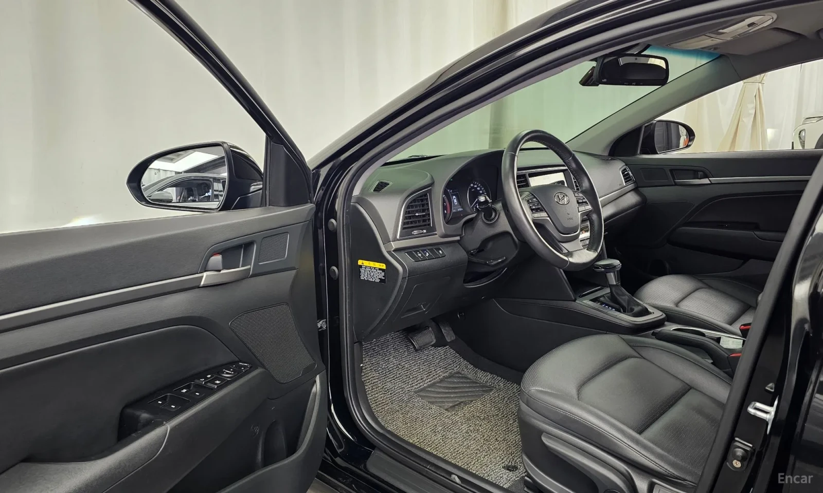 Hyundai Elantra, снимка 10 - Автомобили и джипове - 55193234