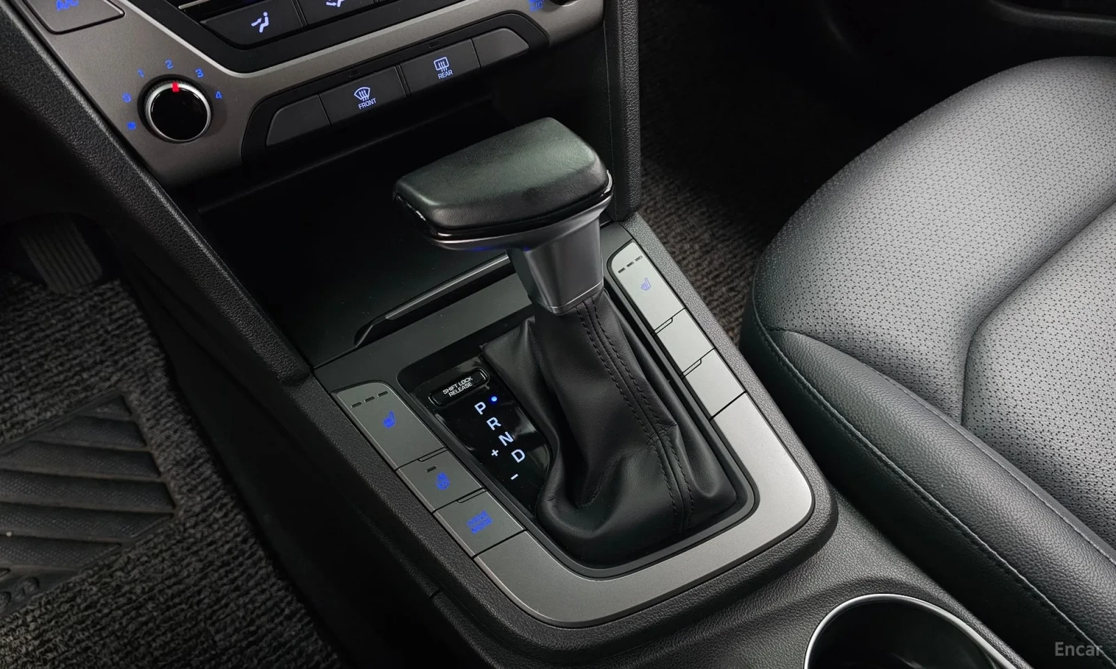 Hyundai Elantra, снимка 9 - Автомобили и джипове - 55193234