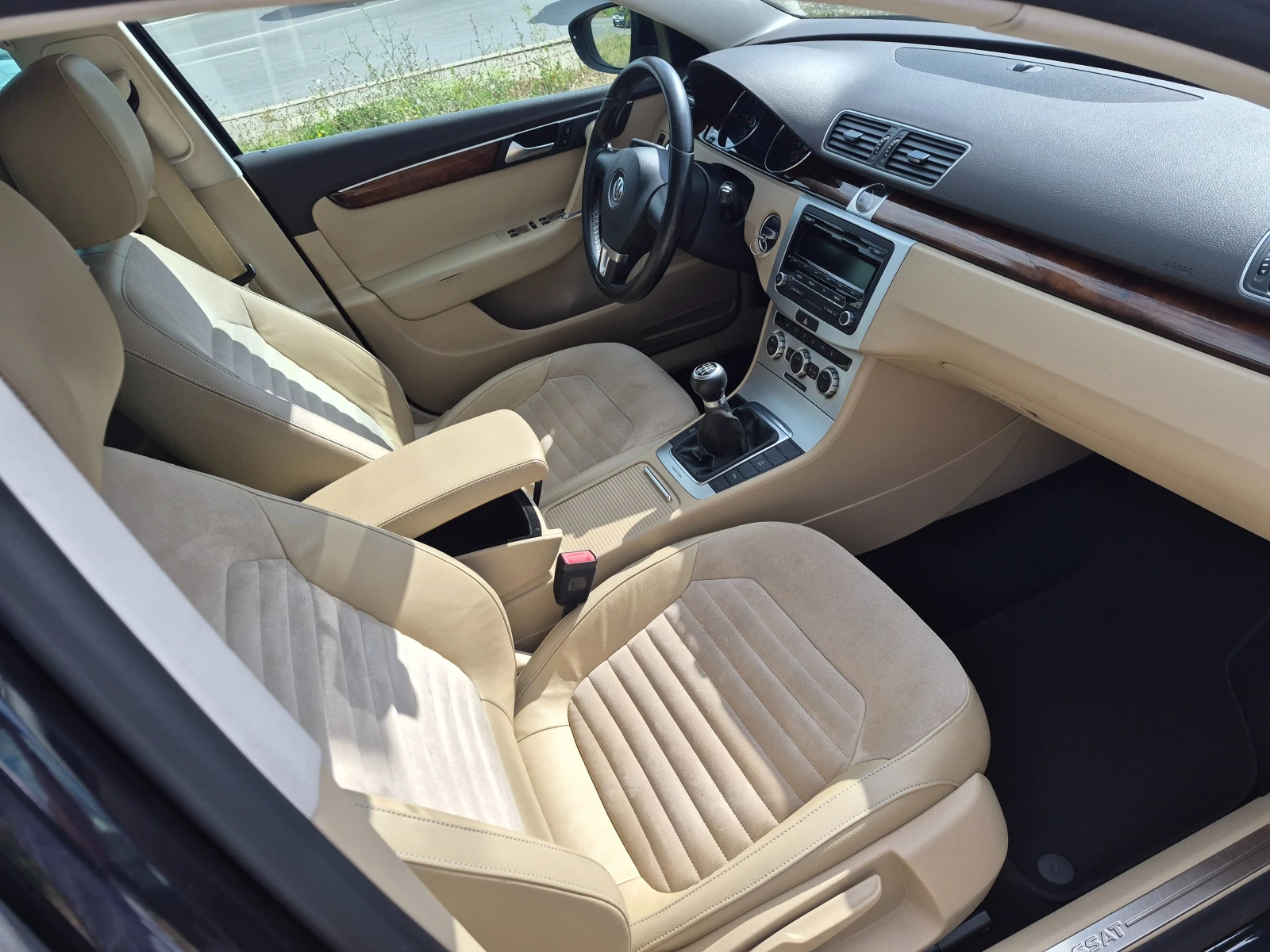 VW Passat 2.0TDI 4MOTION, снимка 12 - Автомобили и джипове - 55415738