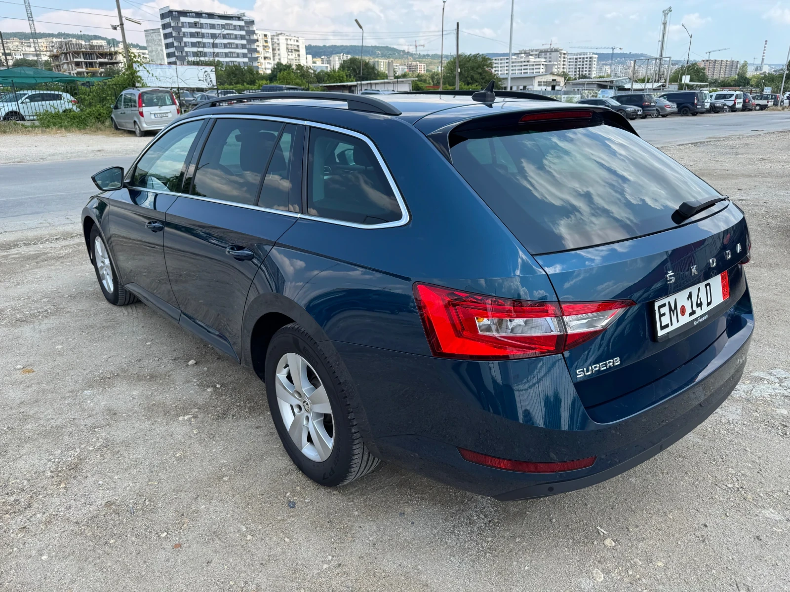 Skoda Superb 2.0 TDI, снимка 4 - Автомобили и джипове - 55873799