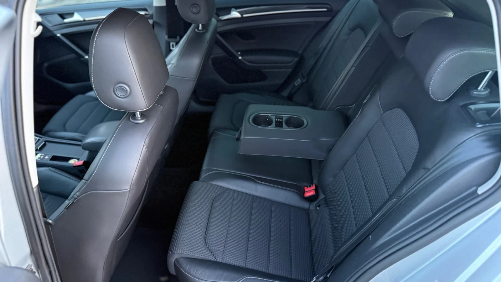 VW Golf R-LINE , снимка 14 - Автомобили и джипове - 55931525
