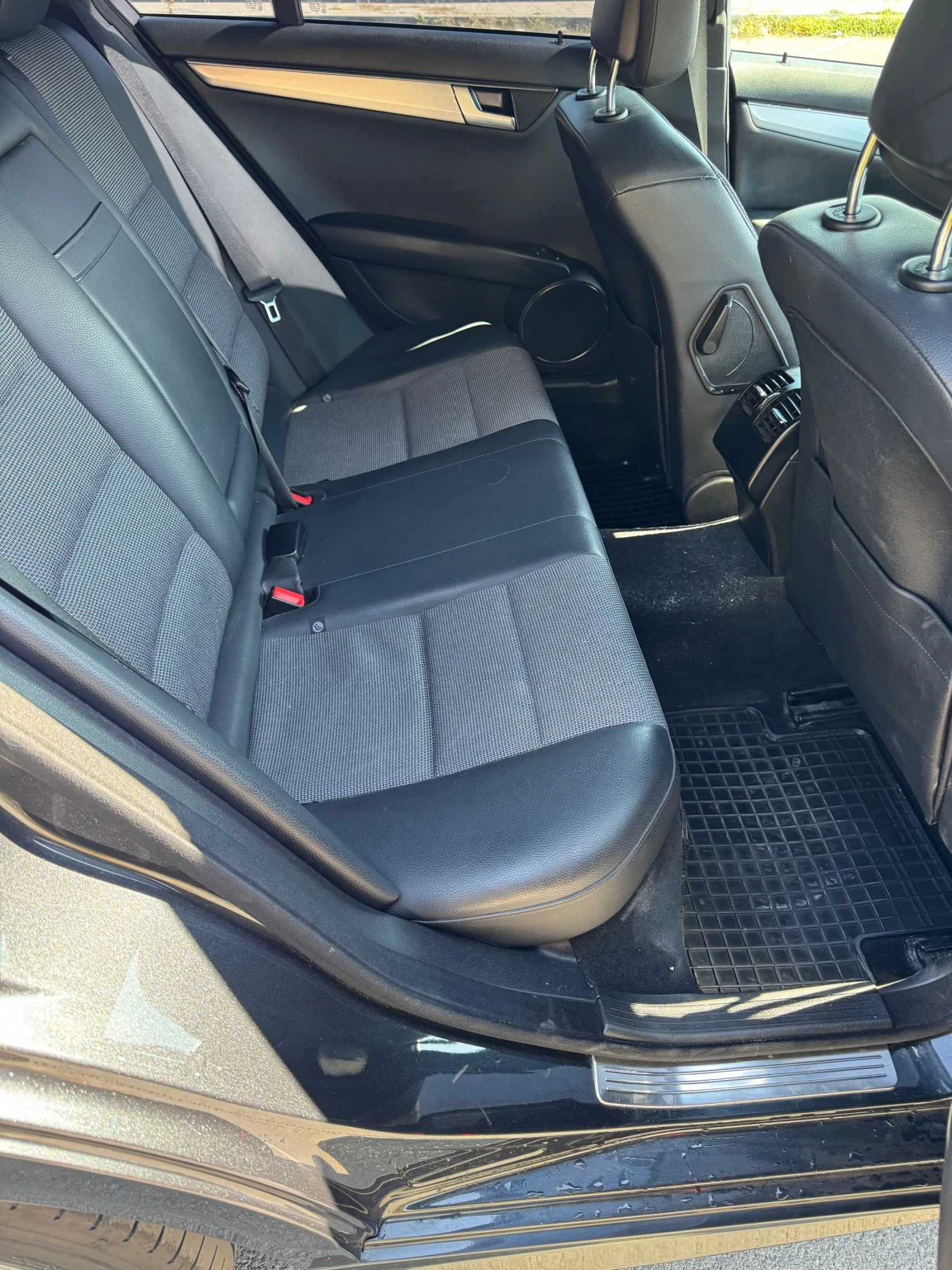 Mercedes-Benz C 250, снимка 10 - Автомобили и джипове - 56152495