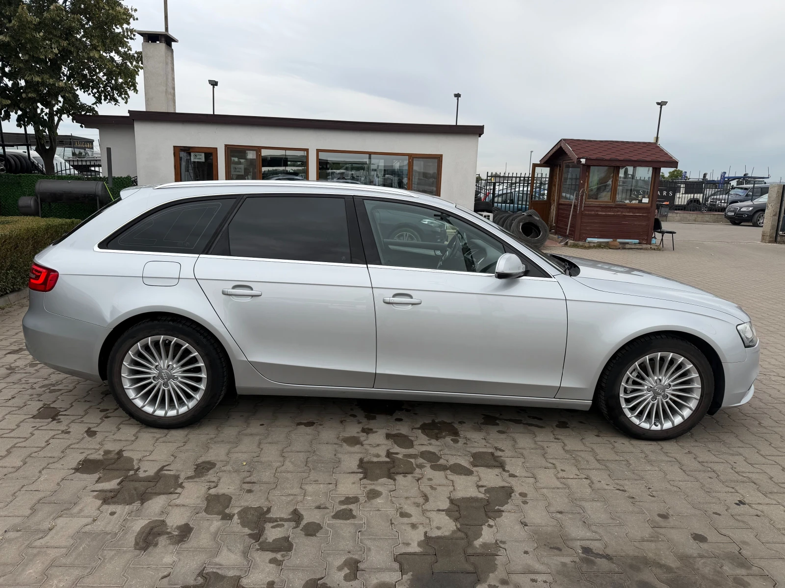 Audi A4 2.0TDI NAVI EURO 5, снимка 5 - Автомобили и джипове - 56223266