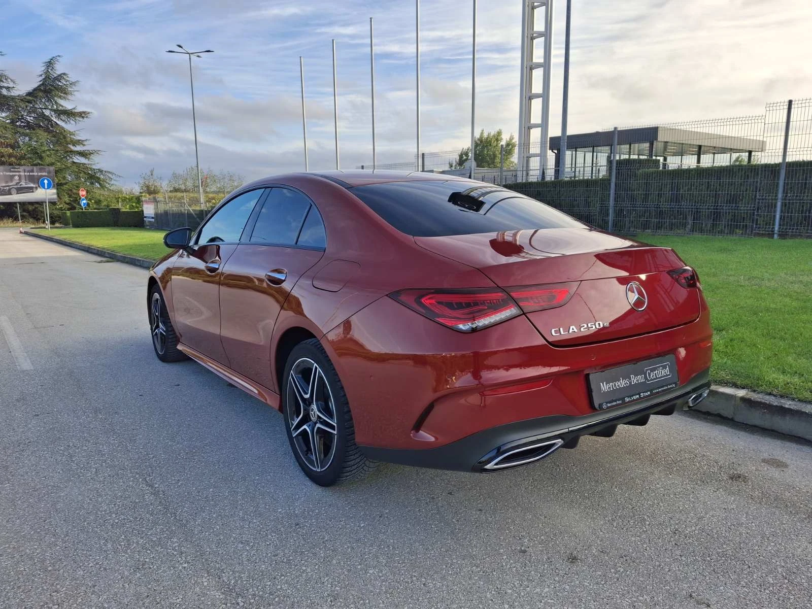 Mercedes-Benz CLA 250 е, снимка 8 - Автомобили и джипове - 56592135