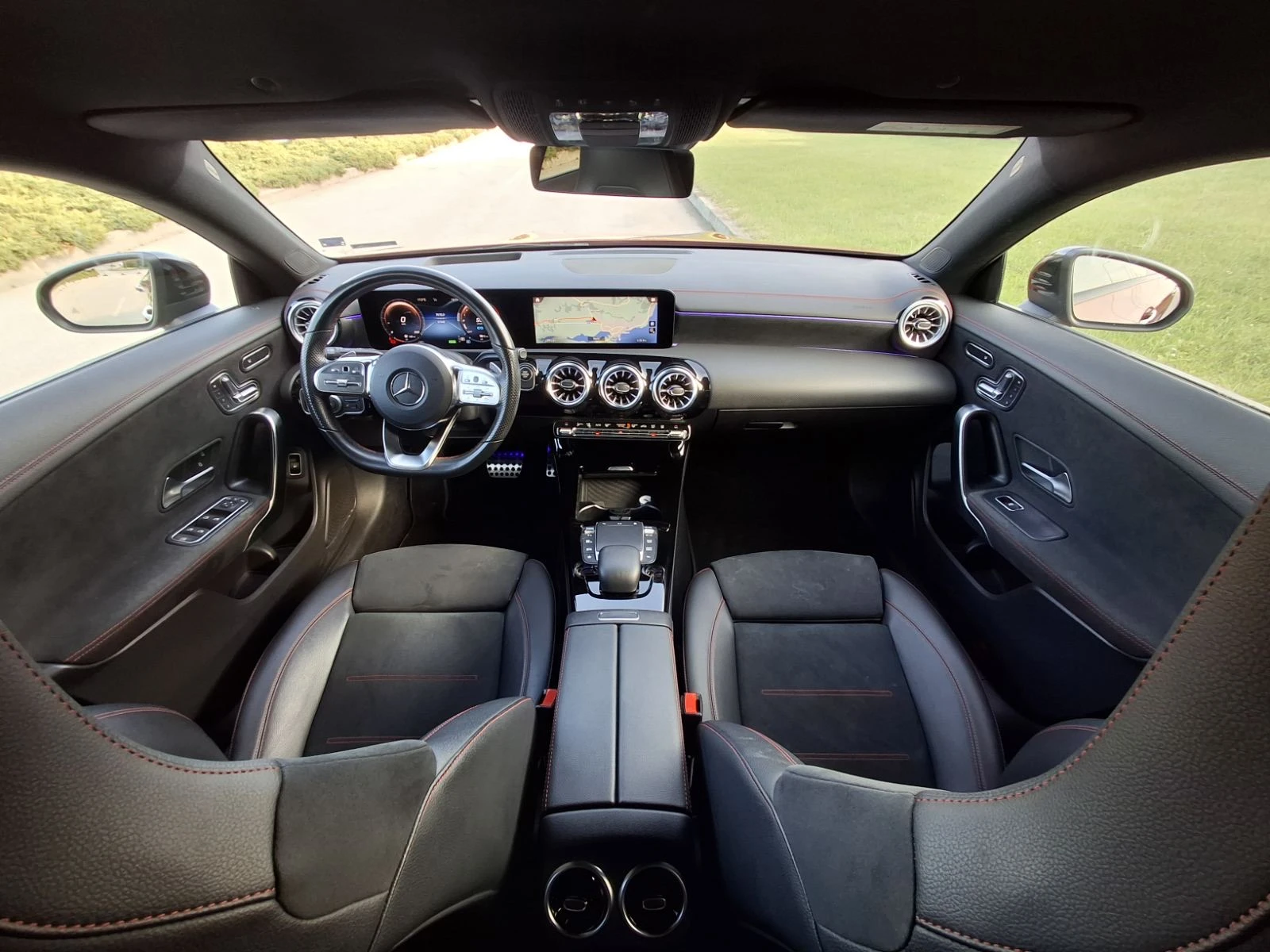 Mercedes-Benz CLA 250 е, снимка 12 - Автомобили и джипове - 56592135