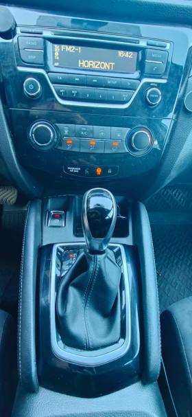 Nissan Qashqai 1.7 Diesel 4x4 Automatic, снимка 8