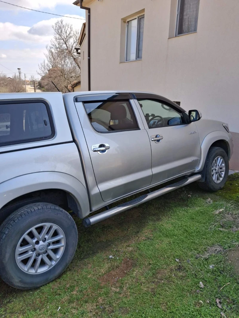 Toyota Hilux, снимка 10 - Автомобили и джипове - 49421504