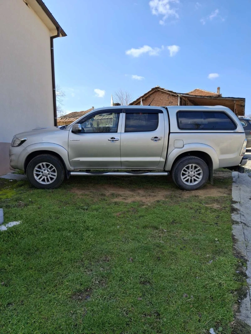 Toyota Hilux, снимка 8 - Автомобили и джипове - 49421504