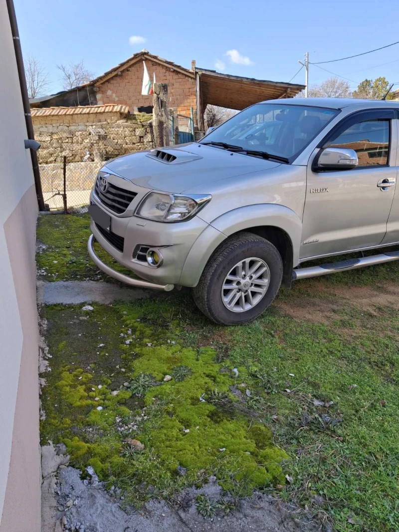 Toyota Hilux, снимка 1 - Автомобили и джипове - 49421504