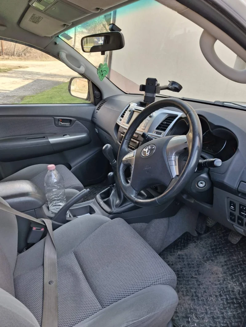 Toyota Hilux, снимка 16 - Автомобили и джипове - 49421504