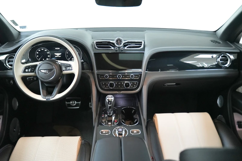 Bentley Bentayga 4.0 V8 AWD First Edition, снимка 8 - Автомобили и джипове - 50467524