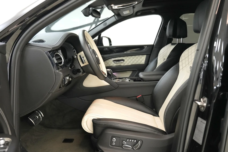 Bentley Bentayga 4.0 V8 AWD First Edition, снимка 9 - Автомобили и джипове - 50467524