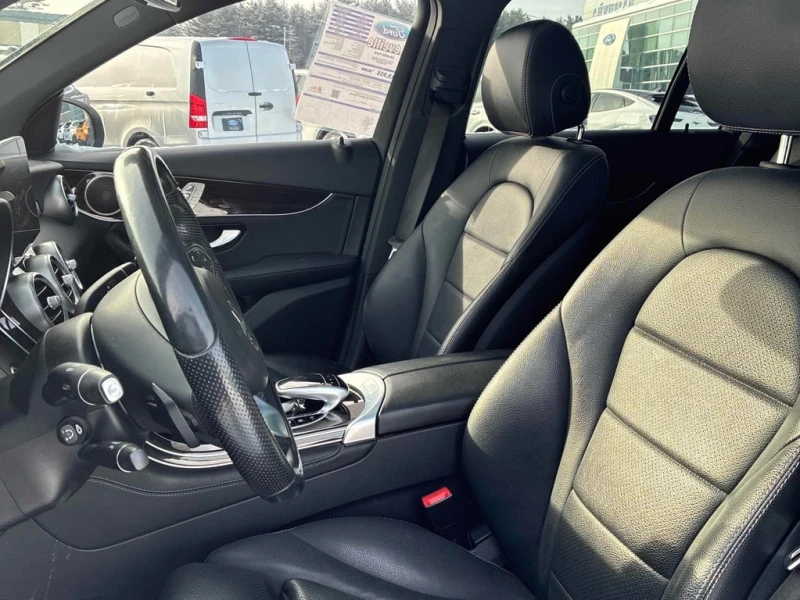 Mercedes-Benz GLC 300 * CARFAX * ПАНОРАМА* ПОДГРЕВ* , снимка 11 - Автомобили и джипове - 53264221