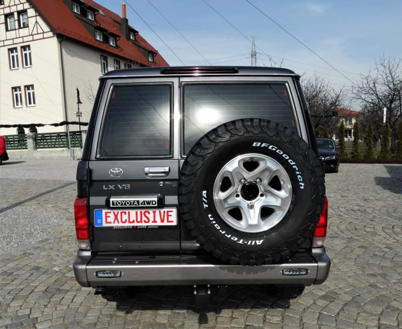 Toyota Land cruiser GRJ 76 V6 4.0i 4x4, снимка 3 - Автомобили и джипове - 35863203