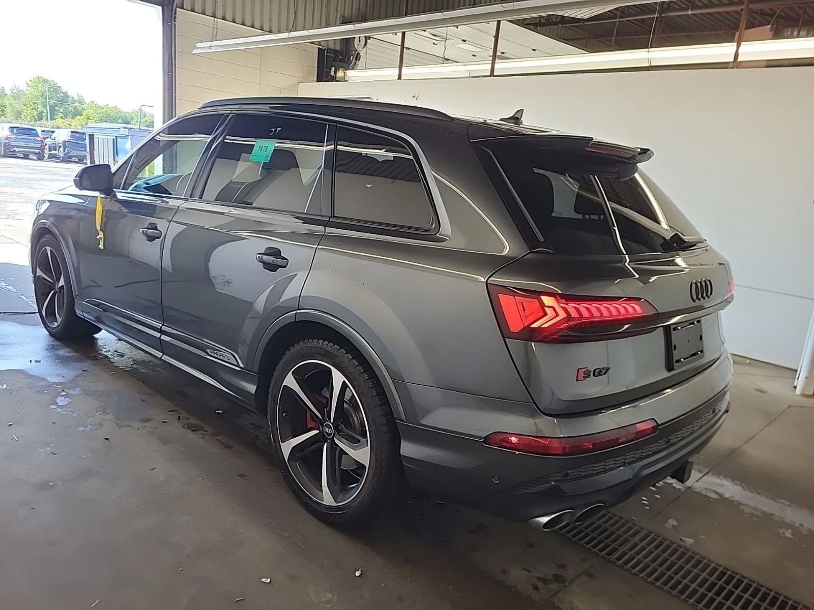 Audi SQ7 PREMIUM * CARFAX * АвтоКредит * Цена до България*  - изображение 4