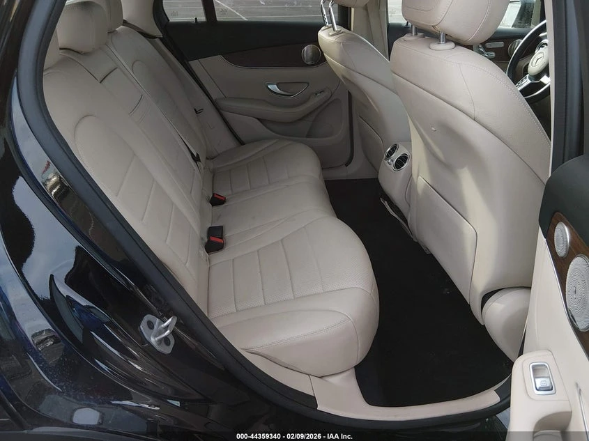 Mercedes-Benz GLC 300 Burmester* подгрев* памет на седалките* KEYLESS* , снимка 8 - Автомобили и джипове - 53833752