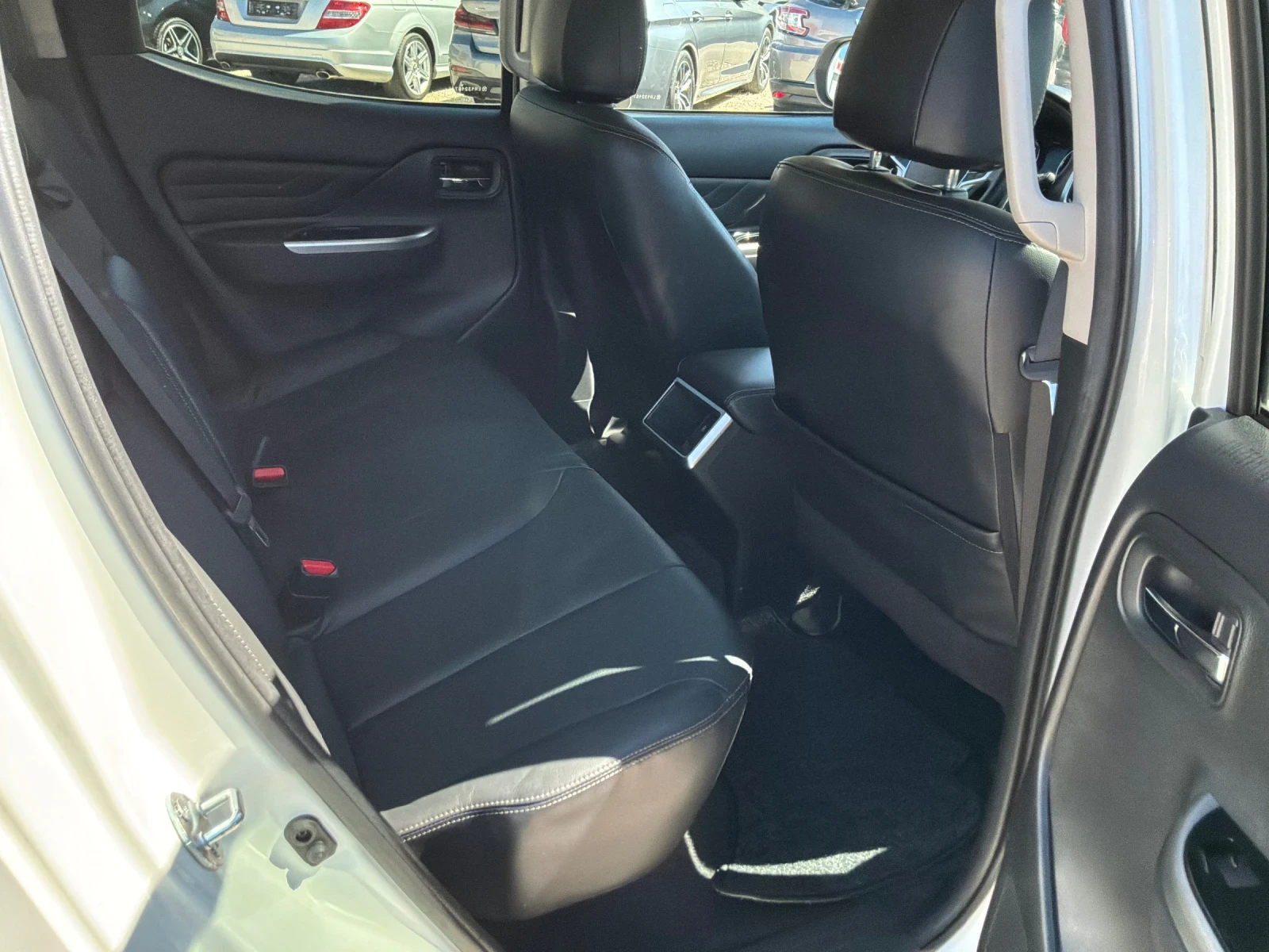 Mitsubishi L200 2.3D 150к.с Automatic FULL 4X4, снимка 13 - Автомобили и джипове - 54111730