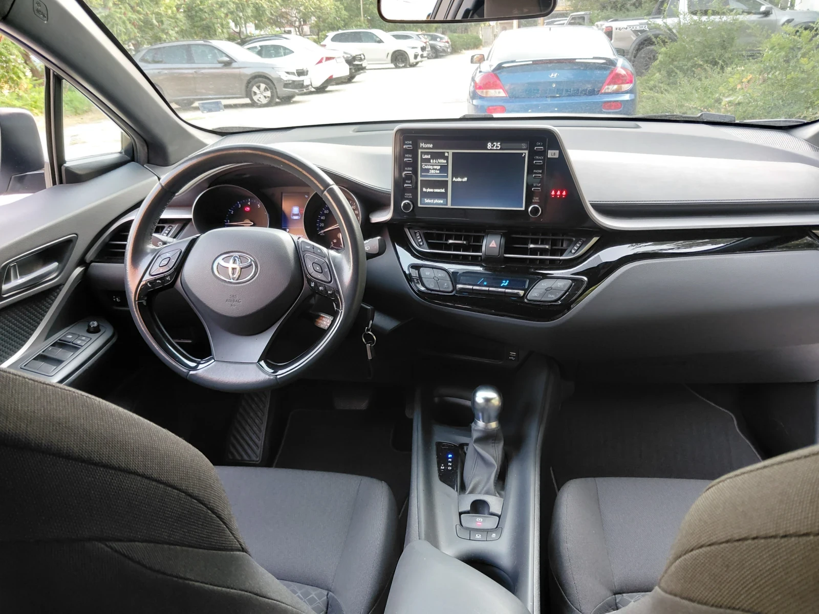 Toyota C-HR Бензин, снимка 10 - Автомобили и джипове - 55850924