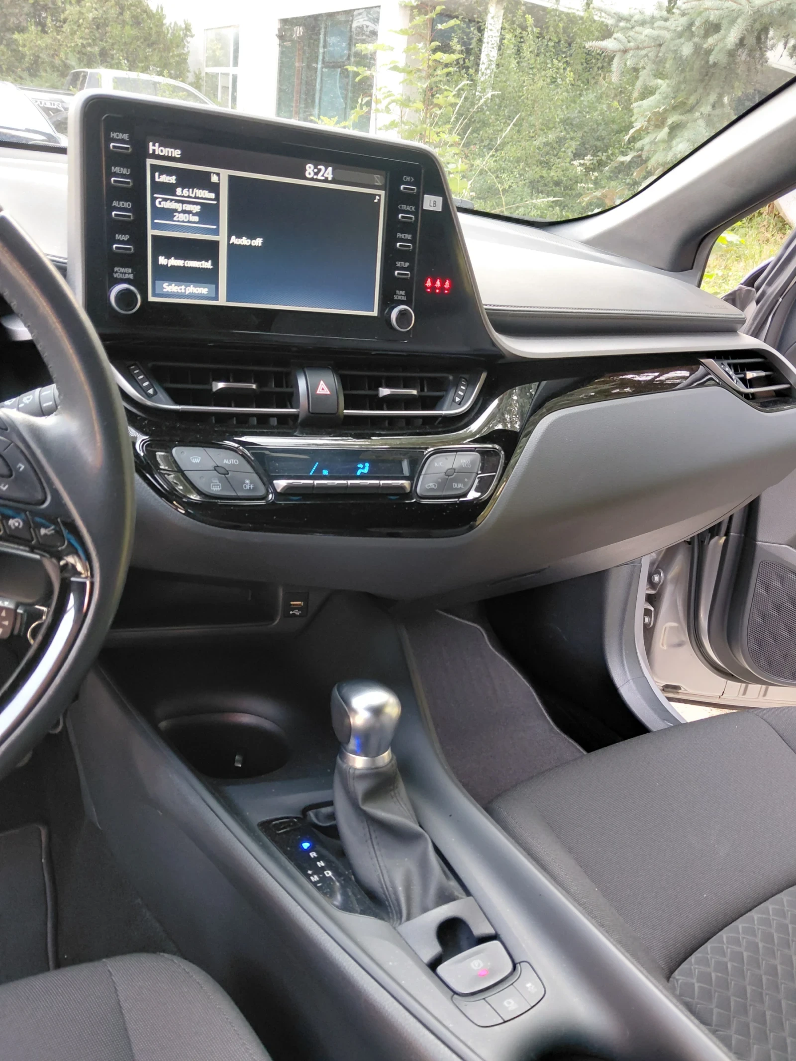 Toyota C-HR Бензин, снимка 11 - Автомобили и джипове - 55850924