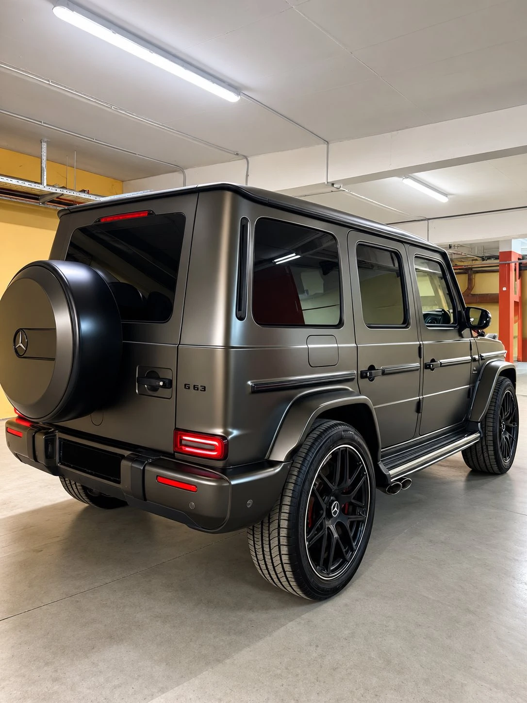 Mercedes-Benz G 63 AMG, снимка 3 - Автомобили и джипове - 56141751