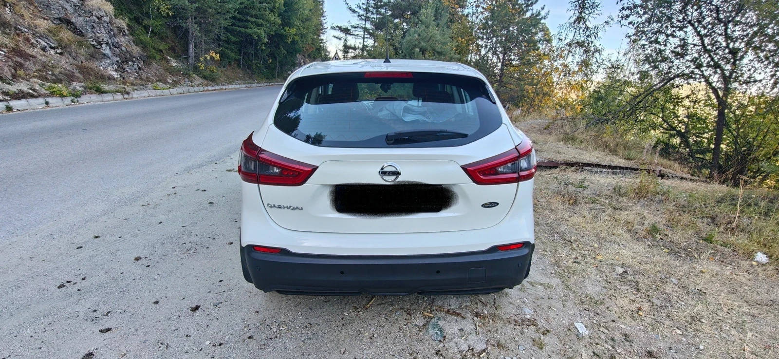Nissan Qashqai 1.7 Diesel 4x4 Automatic, снимка 4 - Автомобили и джипове - 56340209