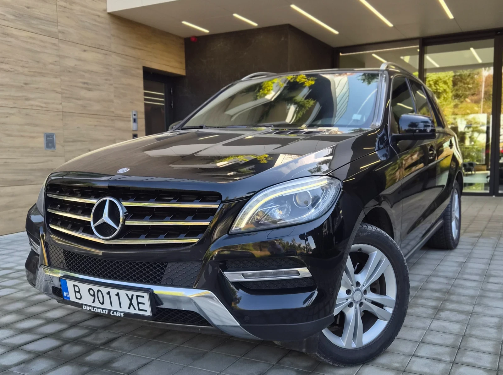 Mercedes-Benz ML 350 Sport, снимка 2 - Автомобили и джипове - 56566856