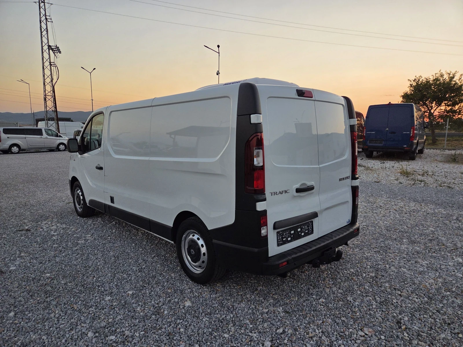 Renault Trafic DCI, ХЛАДИЛЕН, КЛИМАТИК, ЕВРО 6 - изображение 3