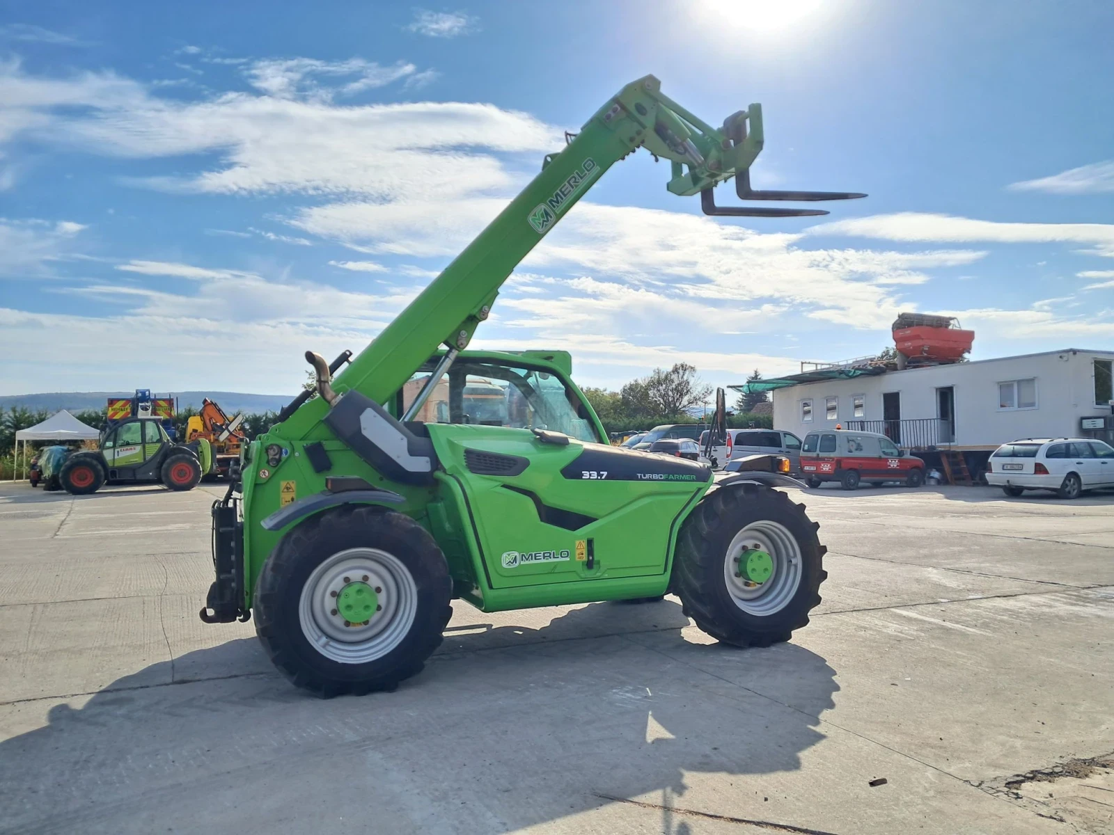 Телескопичен товарач Merlo TF 33.7