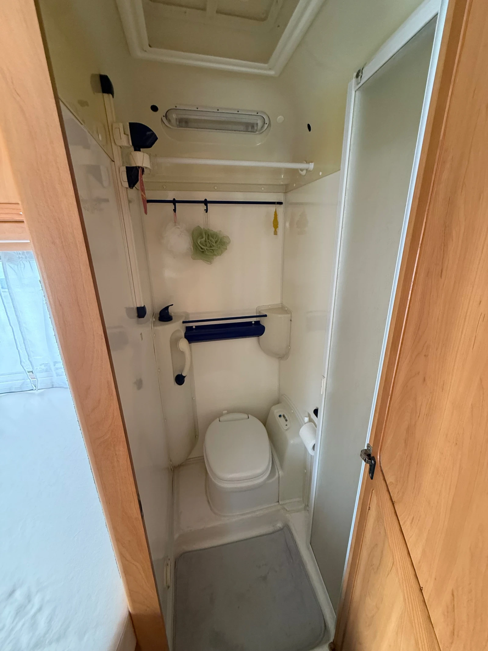 Кемпер HYMER / ERIBA B574, снимка 11 - Каравани и кемпери - 54135815