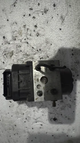 Спирачна помпа ABS за Nissan Terrano 2001 , снимка 2
