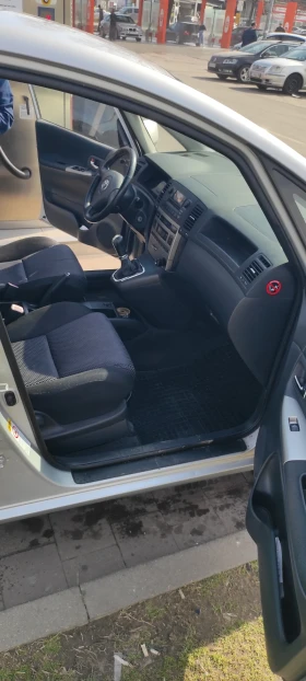 Toyota Corolla verso, снимка 15