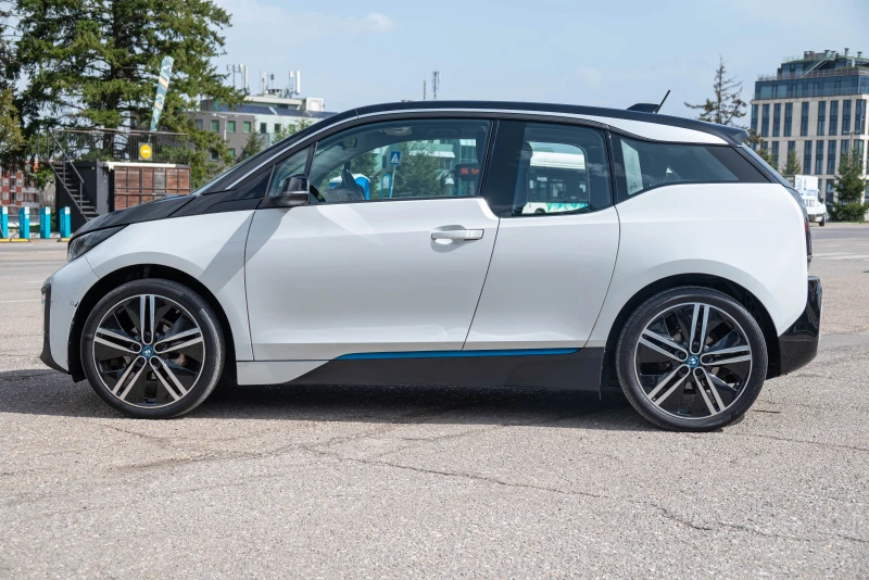 BMW i3 * * 120AH-Термопомпа-Голяма Навигация-Камера-LED* , снимка 6 - Автомобили и джипове - 49512510