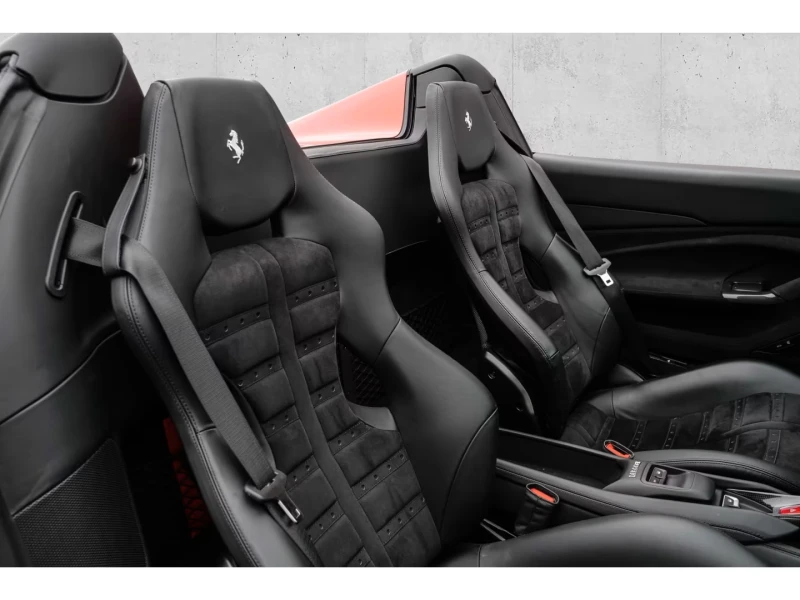 Ferrari F8 Carbon, снимка 14 - Автомобили и джипове - 52295359