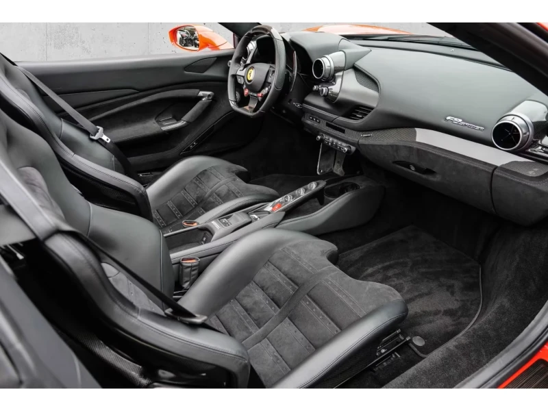 Ferrari F8 Carbon, снимка 15 - Автомобили и джипове - 52295359