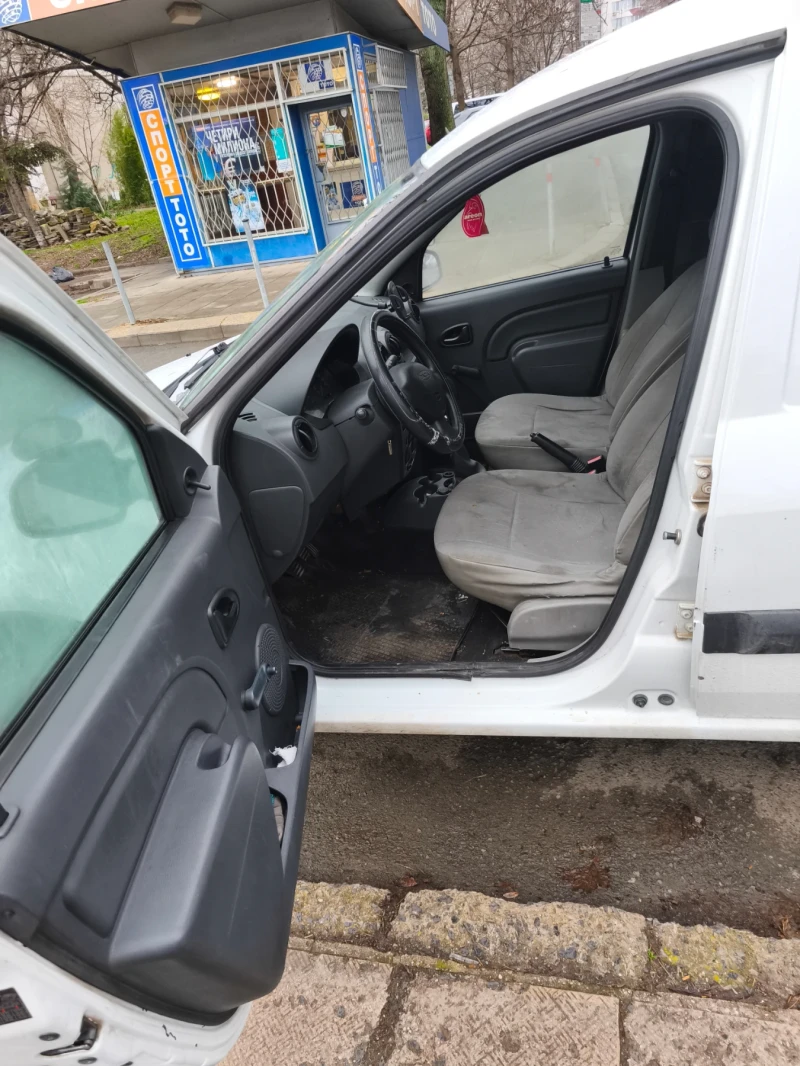 Dacia Logan, снимка 10 - Автомобили и джипове - 53418259