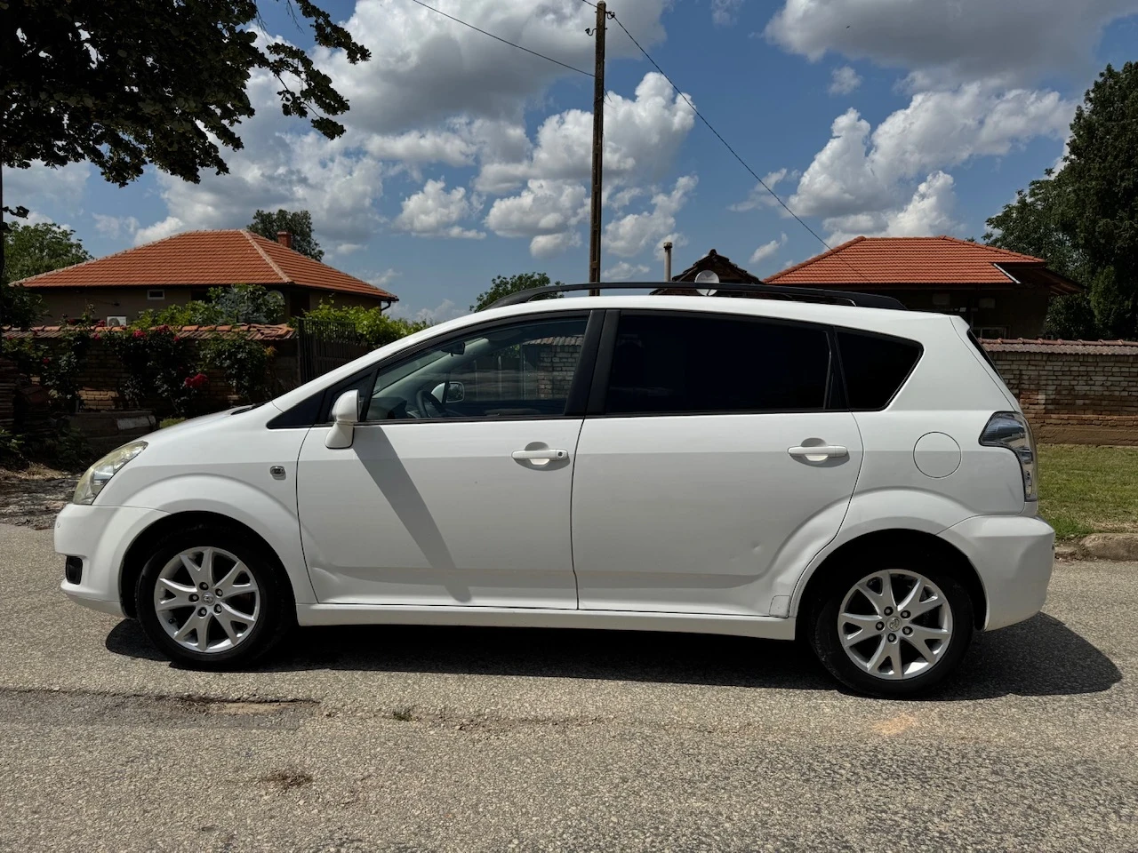 Toyota Corolla verso 1.8i Facelift - изображение 2