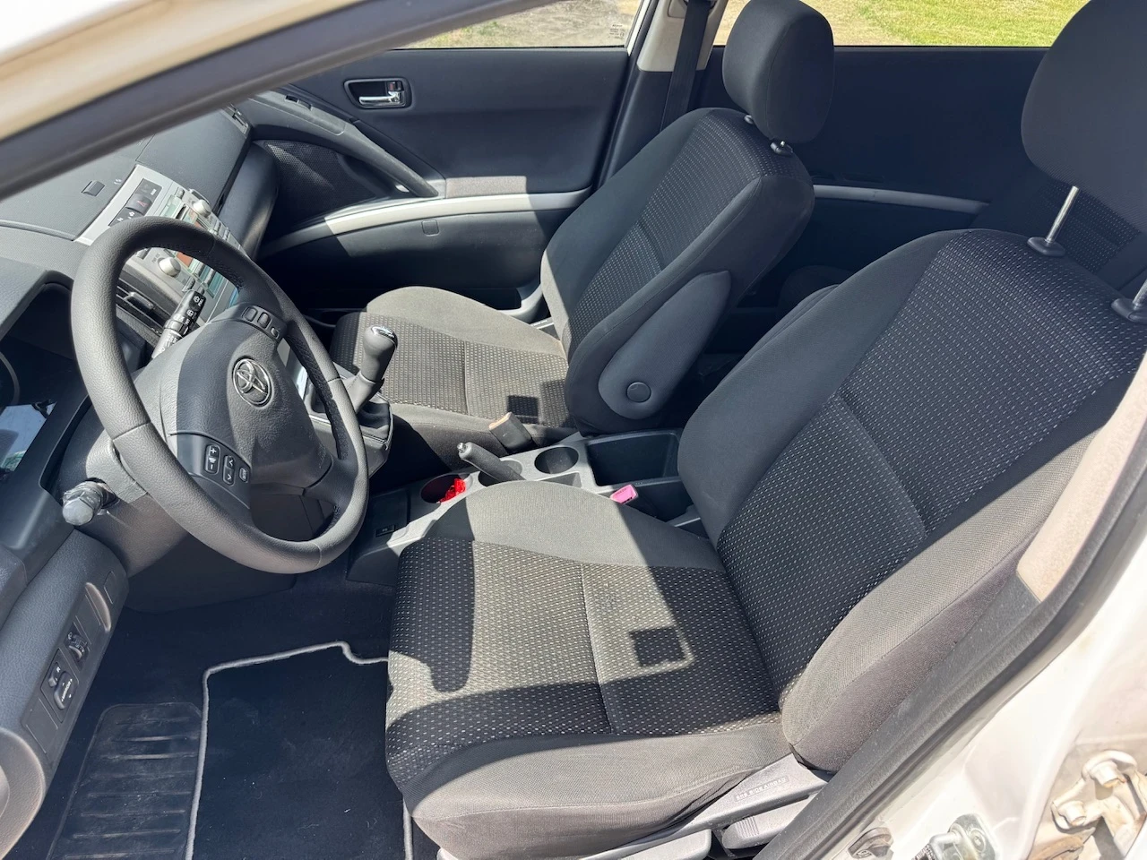 Toyota Corolla verso 1.8i Facelift - изображение 10