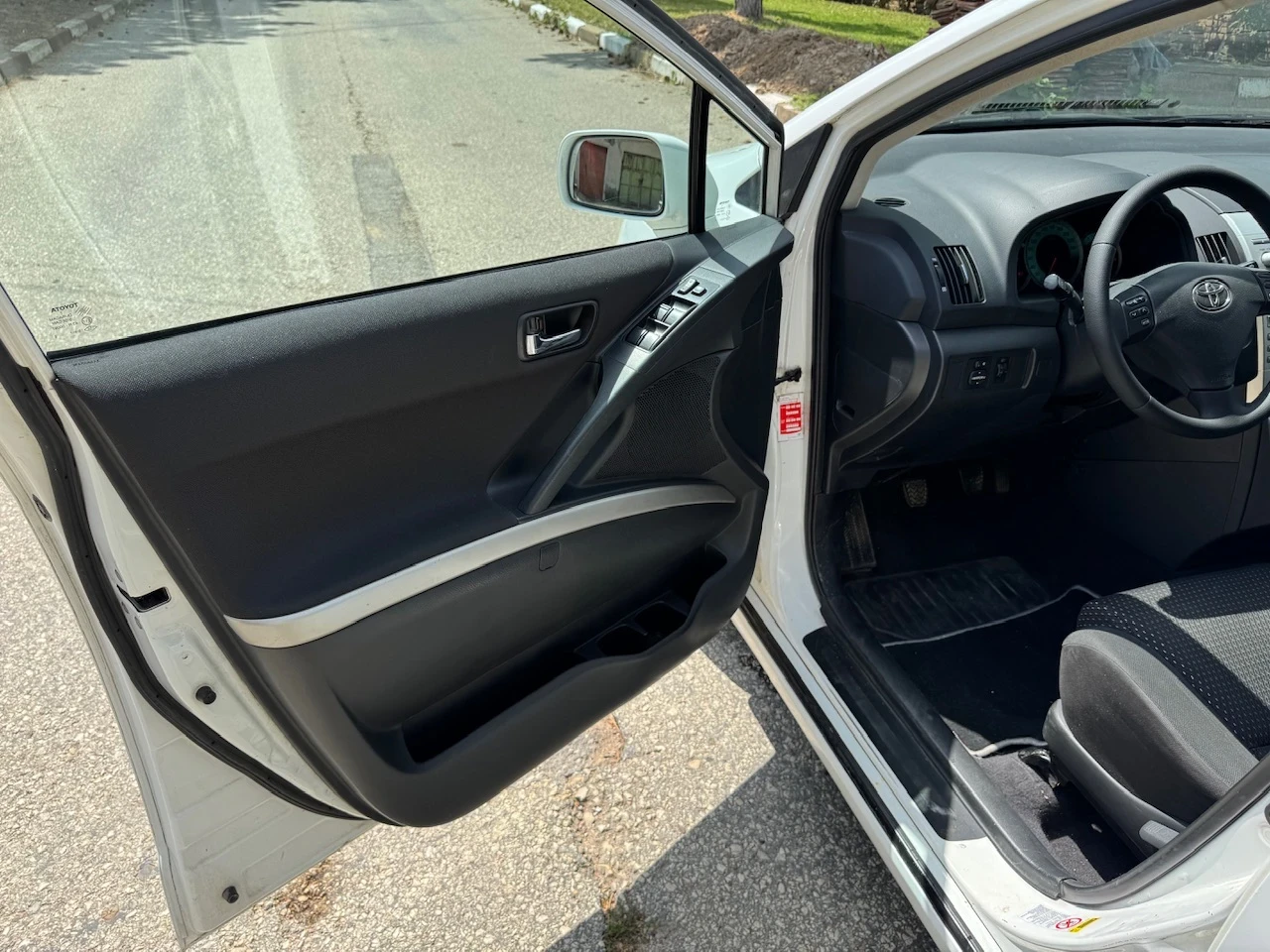 Toyota Corolla verso 1.8i Facelift - изображение 9