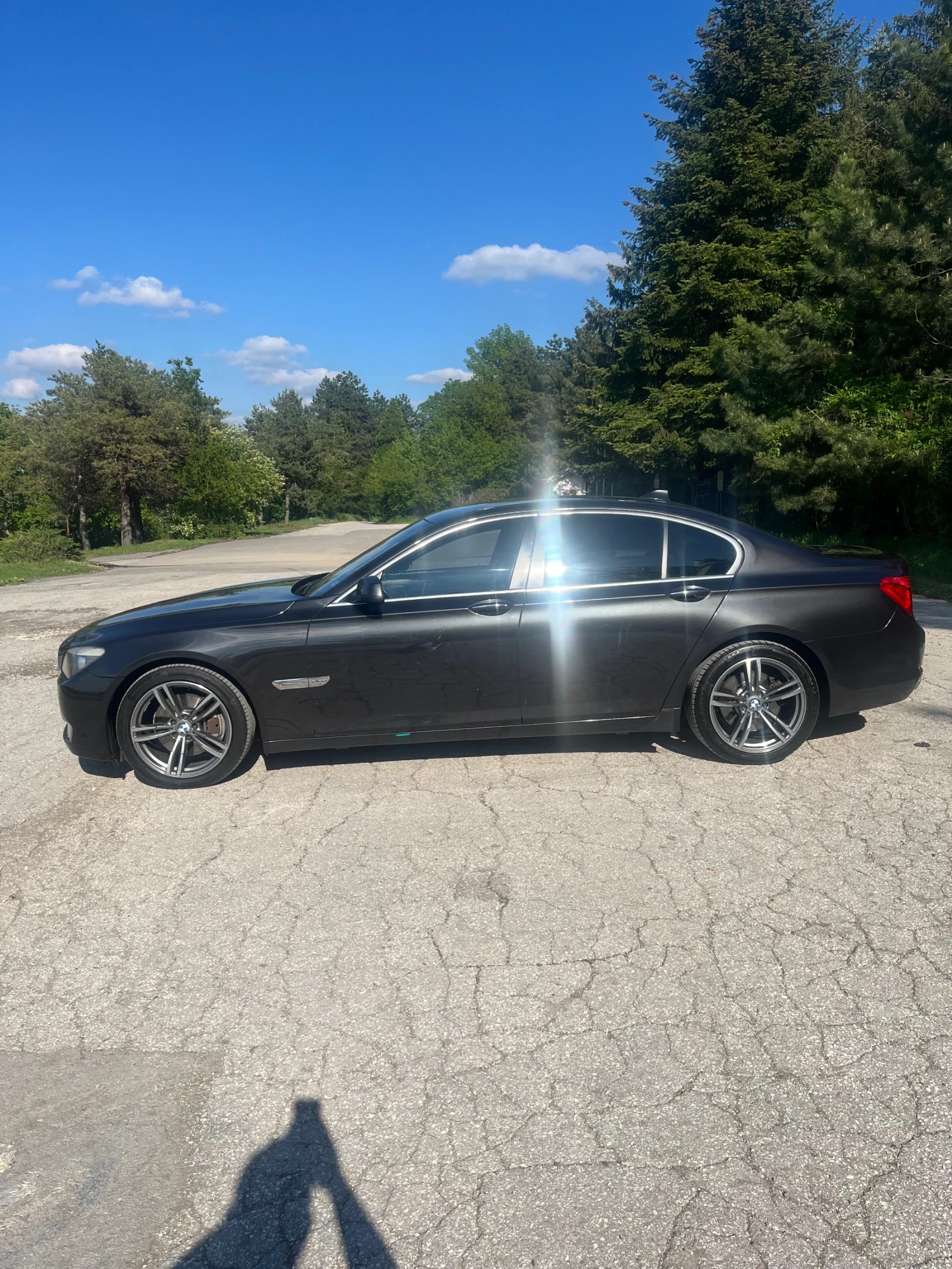 BMW 740 D XDrive  - изображение 2