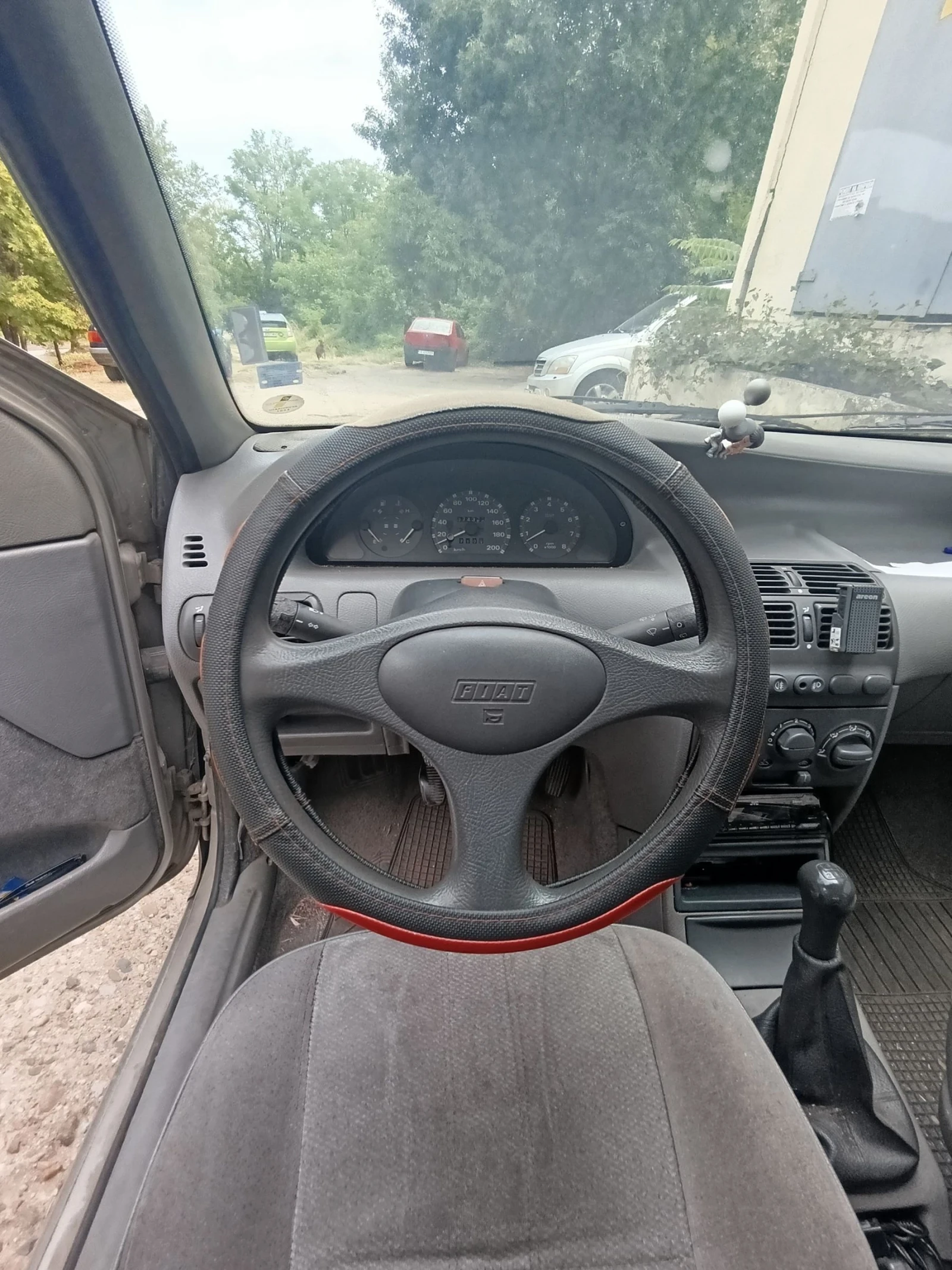 Fiat Punto Има газова бутилка. - изображение 4